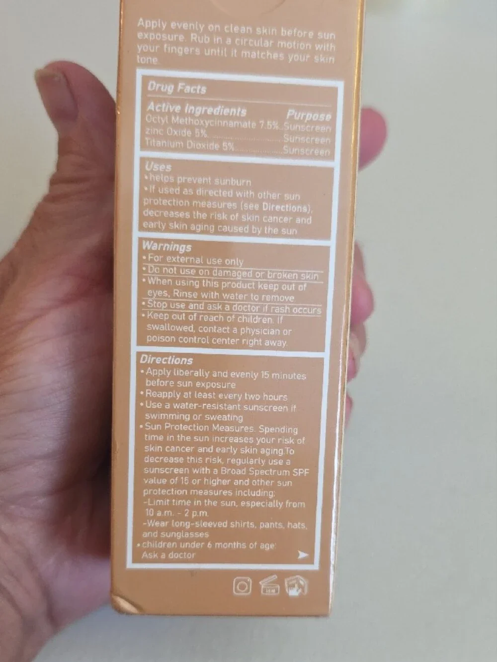 Medium Spectrum Sunscreen Serum SPF 50 - Peach Tone